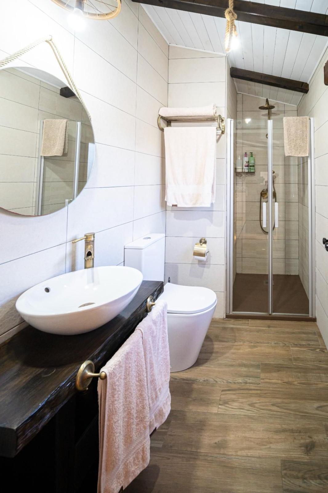 Valle del Ambroz, apartamento Buenavista con jacuzzi y jardín privado Abadía Exterior foto