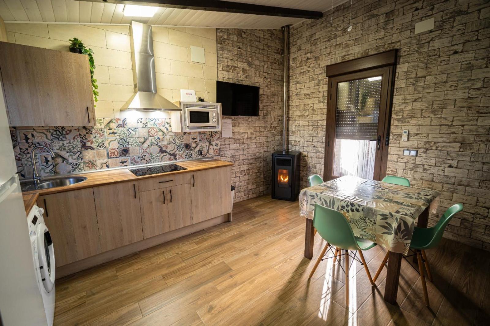 Valle del Ambroz, apartamento Buenavista con jacuzzi y jardín privado Abadía Exterior foto